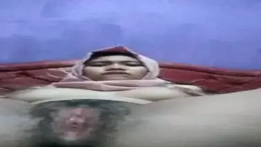 Aku Kangen Sayang Jilbab Pink