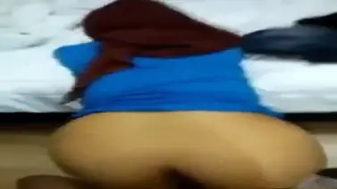 Jilbab Biru Di Kosan Brutal Warna Menantang HD Lumer